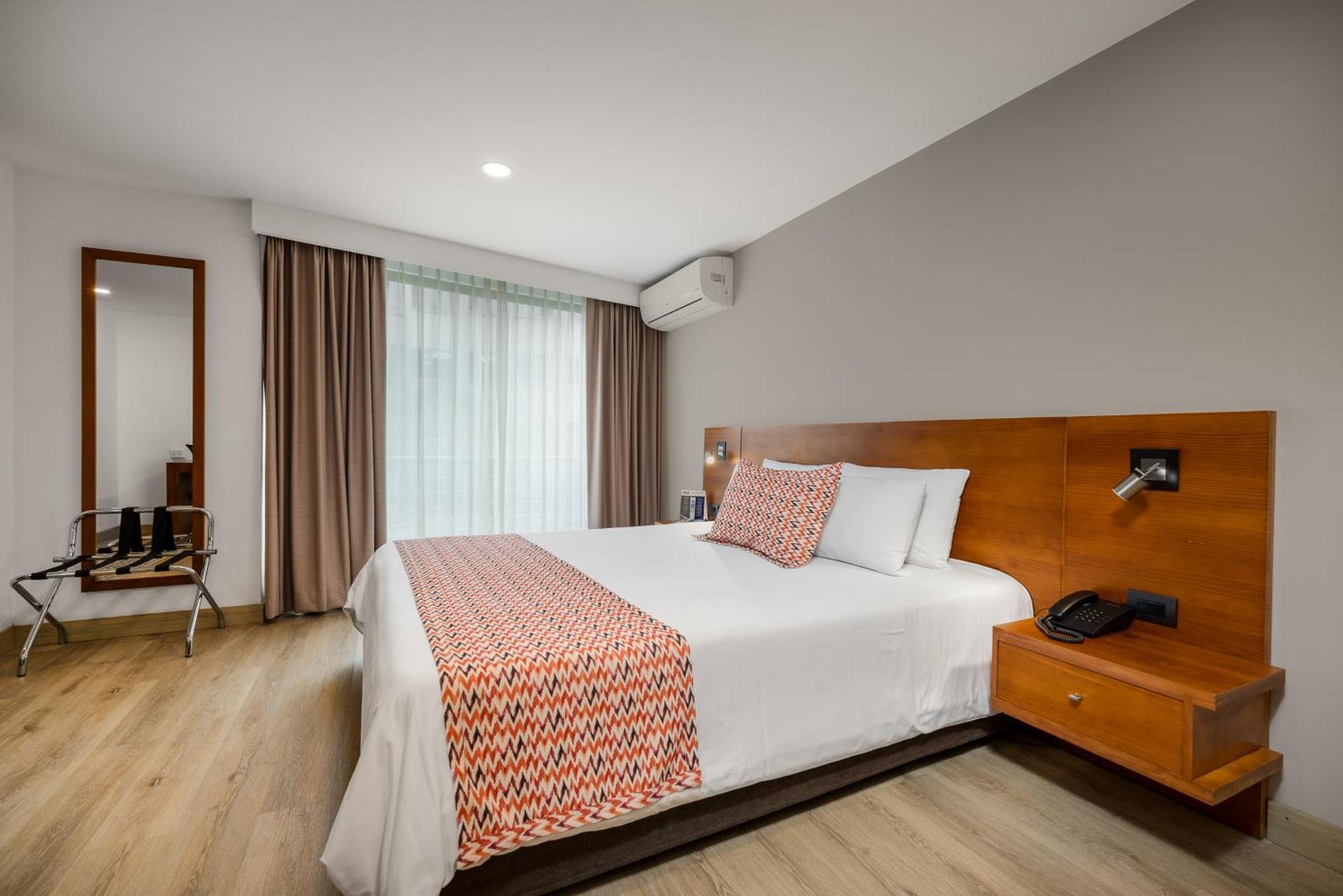 Leblon Suites Hotel Меделин Екстериор снимка