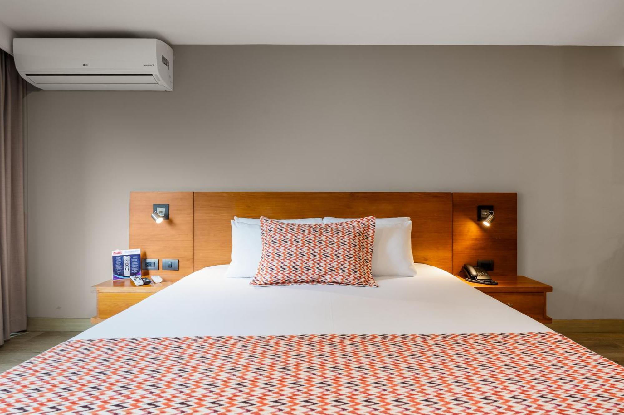 Leblon Suites Hotel Меделин Екстериор снимка